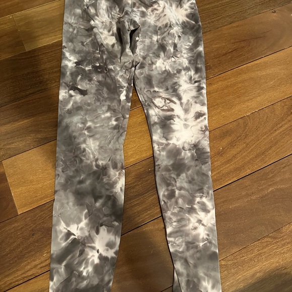 Lululemon align 28 inch legging size 8 - Picture 2 of 4